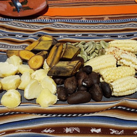 Codzienne jedzenie na Wyspie Słońca, fot. Beata Pawlikowska