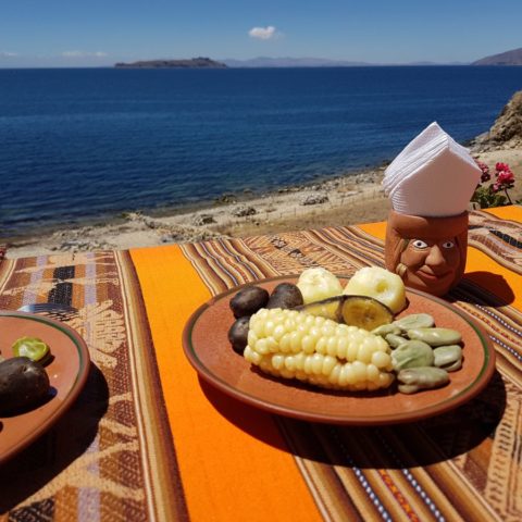 Codzienne jedzenie na Wyspie Słońca, fot. Beata Pawlikowska