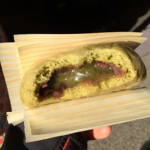 Bułeczka z nadzieniem z zielonej herbaty, W parku kwitnących wiśni, fot. Beata Pawlikowska