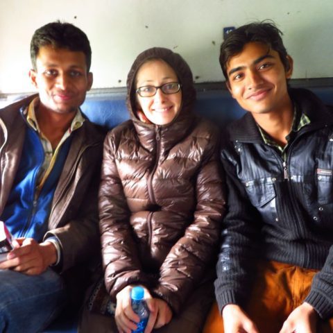 Z wesołymi studentami w pociągu do Varanasi, W pociągu w Japonii, fot. Beata Pawlikowska