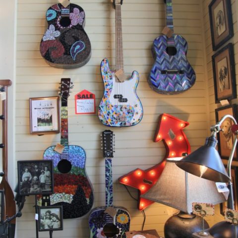 Gitary na sprzedaż, fot. Beata Pawlikowska