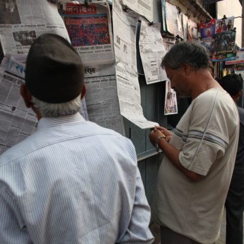 Poranne czytanie gazet, fot. Beata Pawlikowska