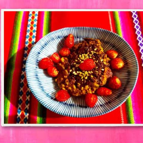 Poziomkowe ciastka z sezamem i czekoladą,  fot. Beata Pawlikowska