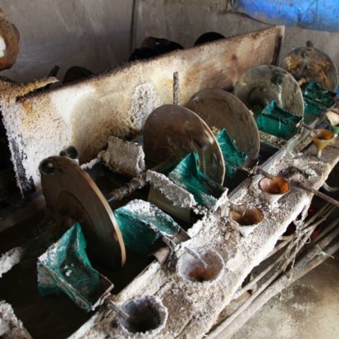 W warsztacie odzyskującym drobiny srebra ze skał, fot. Beata Pawlikowska