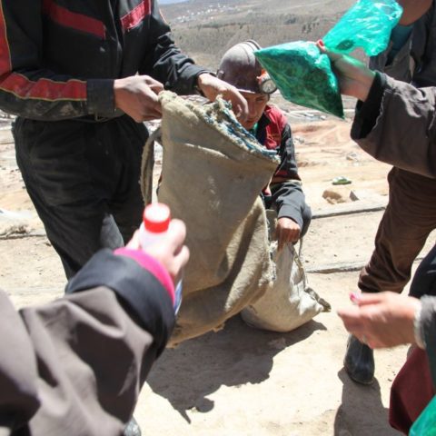 Przygotowania do wejścia do wnętrza kopalni, fot. Beata Pawlikowska