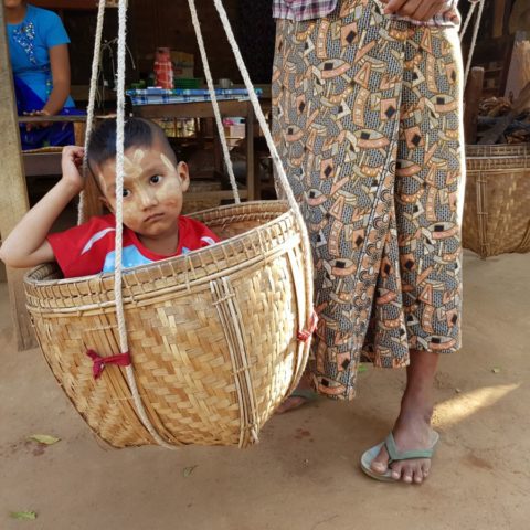 W birmańskiej wiosce, fot. Beata Pawlikowska