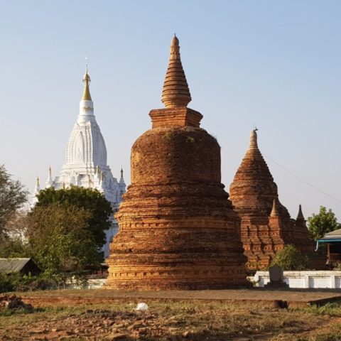 Buddyjskie pagody,  fot. Beata Pawlikowska