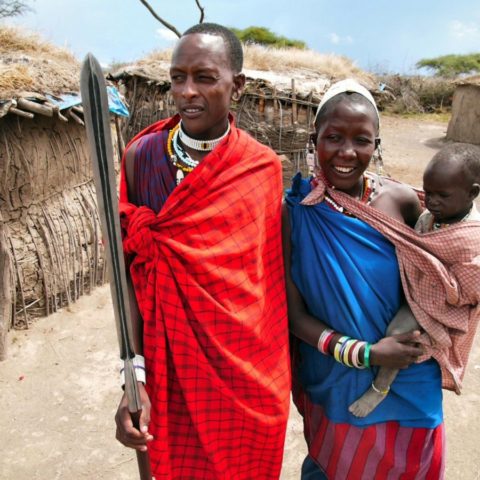 Masajska rodzina w okolicach krateru Ngorongoro, Tanzania 