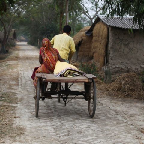 W Indiach tradycyjnie wciąż zawiera się małżeństwa aranżowane przez rodziców. Ta para ma za sobą ponad 30 lat wspólnego życia, Zachodni Bengal w Indiach