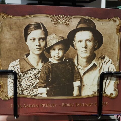 Gladys, Vernon i Elvis Presley.